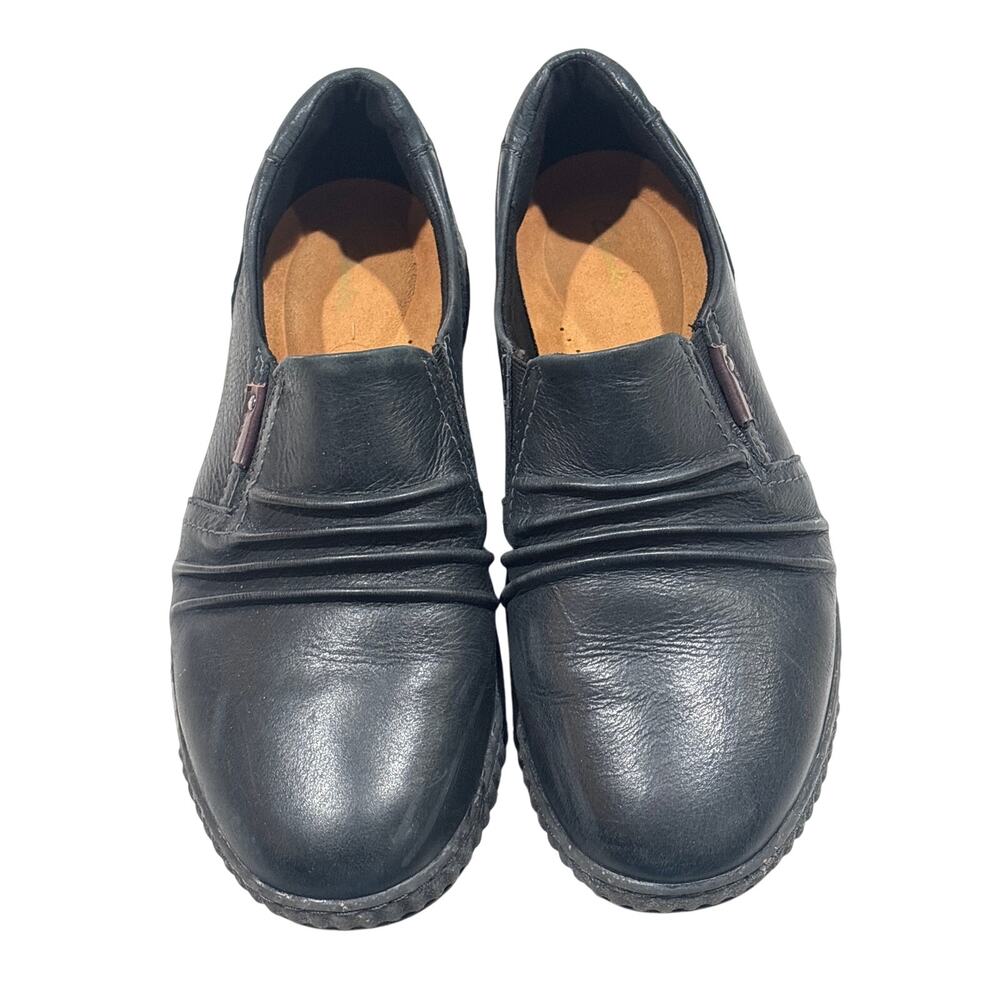 Women's Clarks 9.5 SlipOns